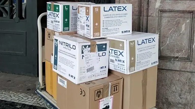 Cargamento de mascarillas facilitado a la Delegación del Gobierno por un ciudadano anónimo. CEDIDA