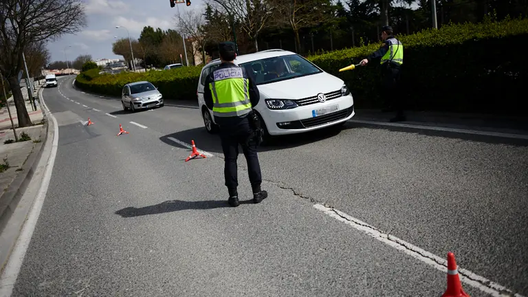 Policía Nacional y Policía Municipal de Pamplona organizan controles a raíz del confinamiento por el coronavirus. PABLO LASAOSA