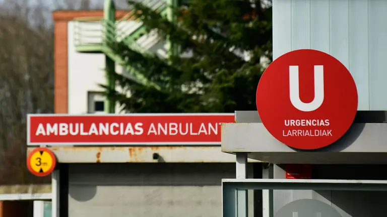 Edifio de urgencias del CHN durante la crisis del coronavirus. PABLO LASAOSA