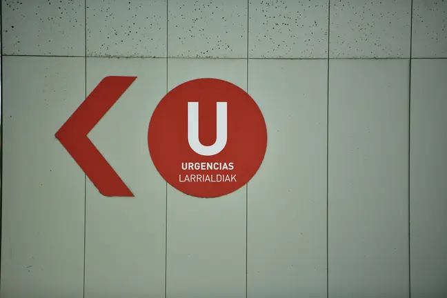 Edifio de urgencias del CHN durante la crisis del coronavirus. PABLO LASAOSA