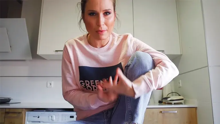 La youtuber navarra Verdeliss, en uno de sus vídeos YOUTUBE