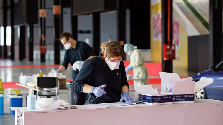 Test de coronavirus en Refena a personal con sintomatología de profesiones esenciales. GOBIERNO DE NAVARRA (16)