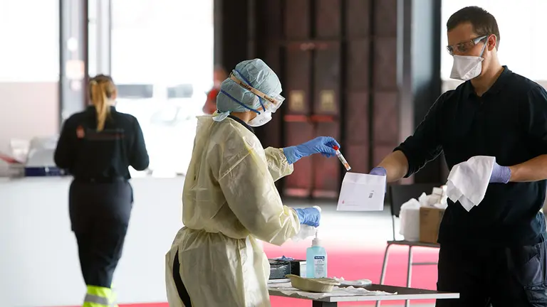 Test de coronavirus en Refena a personal con sintomatología de profesiones esenciales. GOBIERNO DE NAVARRA (26)