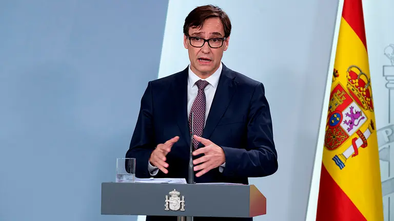 GRAF9695. MADRID, 20/03/2020.- Fotografía facilitada por Moncloa que muestra al ministro de Sanidad, Salvador Illa, durante la rueda de prensa telemática posterior al Comité de Gestión Técnica del Coronavirus de este viernes, en la cual el Ministerio de Sanidad ha confirmado un total de 19.980 casos de coronavirus, 2.833 nuevos, un 16,5 % más que en las últimas 24 horas, y 1.002 fallecidos, 235 más. EFE/ BORJA PUIG DE LA BELLACASA / MONCLOA POOL
