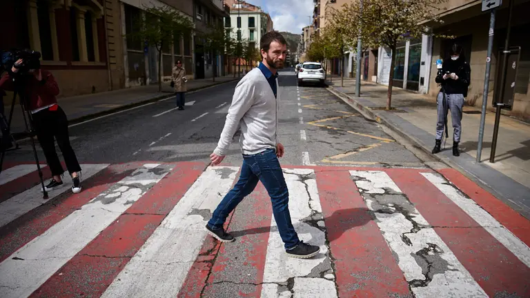 Koldo Leoz (EH Bildu), nuevo alcalde de Estella tras una moción de censura con dos concejales tránsfugas del  PSN, incluido Jorge Crespo, para desalojar a Gonzalo Fuentes, de Navarra Suma. PABLO LASAOSA