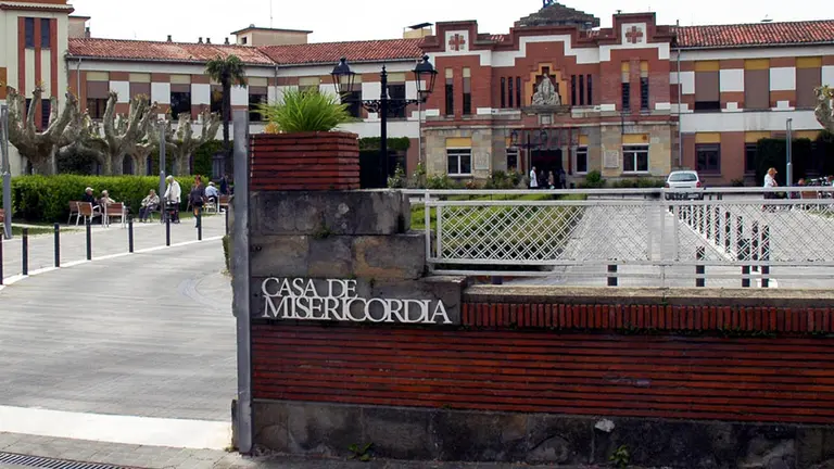 Fachada de la Casa de Misericordia de Pamplona.