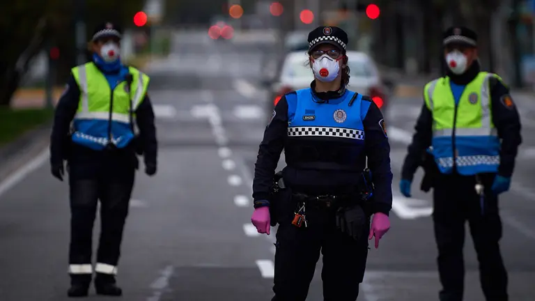 Control de la Policía Municipal de Pamplona en la avenida Pio XII, Miguel Osés
