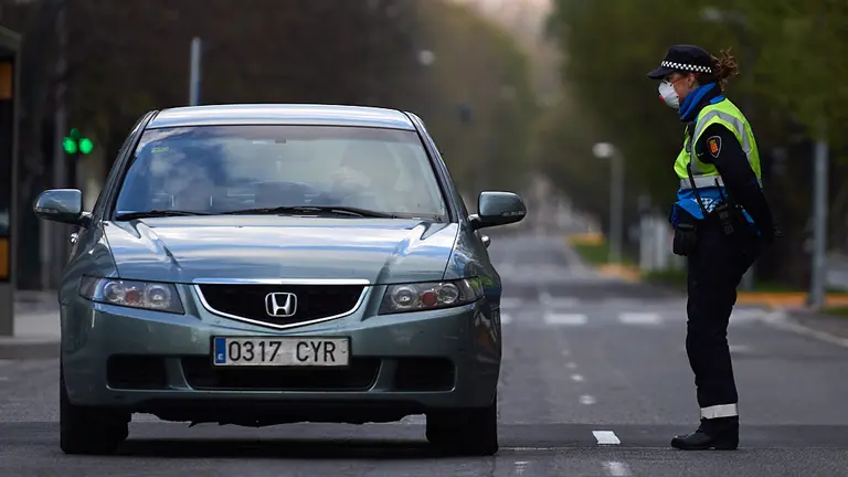 Control de la Policía Municipal de Pamplona en la avenida Pio XII, Miguel Osés