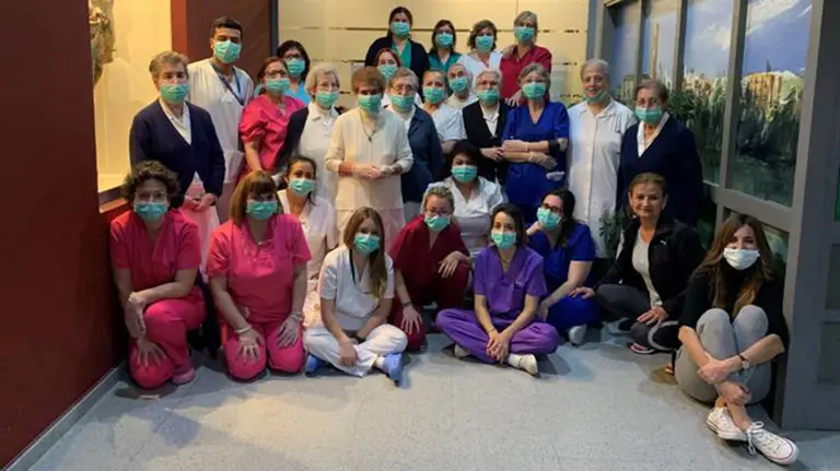 Trabajadores de una residencia de Tudela que se van a confinar con los residentes JESÚS MARQUINA