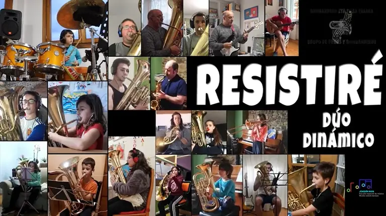 Alumnado y profesorado de la  Escuela de Música Joaquín Maya tocan 'Resistiré' en homenaje a quienes combaten el coronavirus. AYUNTAMIENTO DE PAMPLONA