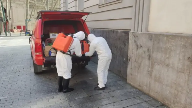 La UME desinfecta la residencia María Inmaculada de Pamplona. CEDIDA