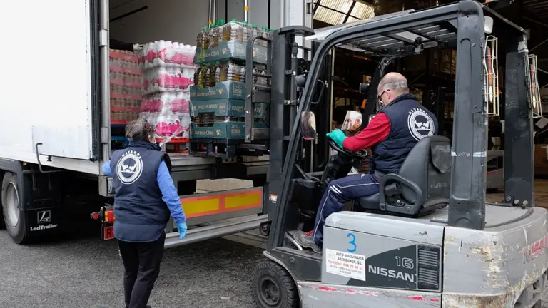 Donación de productos al Banco de Alimentos de Navarra. MERCADONA