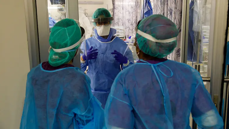 EXCLUSIVE:
April 2, 2020 - Holon, Israel: The medical staff working in the Coronavirus ward in Wolfson Medical Center in Holon. As of the evening of April 2, the Health Ministry reported more than 6,000 confirmed cases in Israel – 95 of those are listed as in serious condition. Seventy-six of the serious cases, are in medically-induced comas and on ventilators. Another 129 patients are in moderate condition, with the vast majority – 5,602 – listed as light or minor cases. Israel's hotel turned treatment facilities for light cases are currently treating 700 patients. The remaining 3,128 are at home. A total of 241 corona patients have fully recovered. (Ziv Koren/Contacto)
ONLY FOR USE IN SPAIN

EXCLUSIVE:
April 2, 2020 - Holon, Israel: The medical staff working in the Coronavirus ward in Wolfson Medical Center in Holon. As of the evening of April 2, the Health Ministry reported more than 6,000 confirmed cases in Israel – 95 of those are listed as in serious condition. Seventy-six of the serious cases, are in medically-induced comas and on ventilators. Another 129 patients are in moderate condition, with the vast majority – 5,602 – listed as light or minor cases. Israel's hotel turned treatment facilities for light cases are currently treating 700 patients. The remaining 3,128 are at home. A total of 241 corona patients have fully recovered. (Ziv Koren/Contacto)

2/4/2020 ONLY FOR USE IN SPAIN