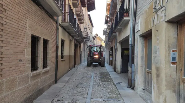 Desinfección de las calles de Estella por el coronavirus AYUNTAMIENTO DE ESTELLA