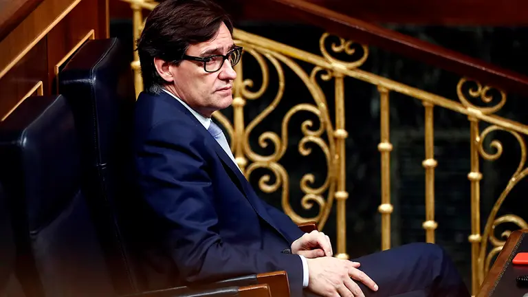 Spanish Health Minister, Salvador Illa, attends the plenary session at Lower Chamber of Spanish Parliament, in Madrid, Spain, 09 April 2020. The session is to be focused in passing a new extension of the state of alarm due to coronavirus outbreak. EFE/Mariscal POOL
