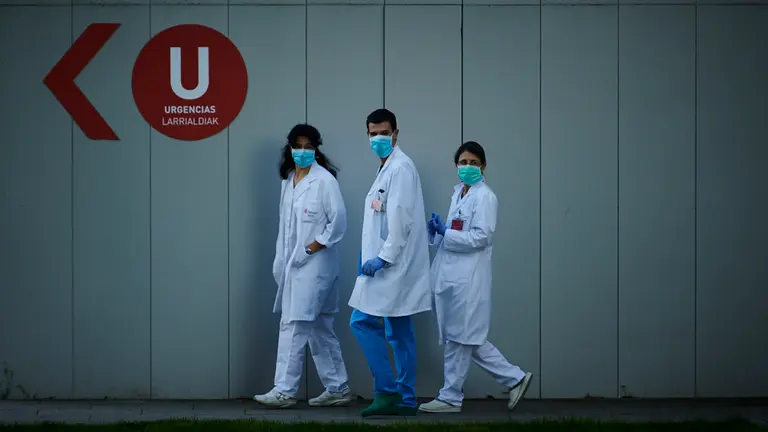 Personal sanitario frente a la crisis del coronavirus. PABLO LASAOSA