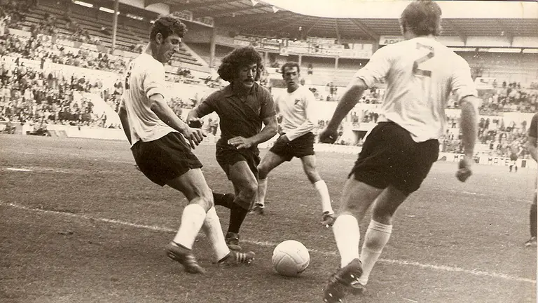 Bosmediano presionando a la defensa visitante en El Sadar. Cedida.