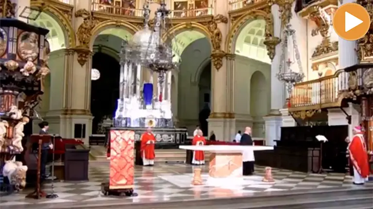Misa celebrada en la catedral de Granada durante el estado de alarma por el coronavirus (player)