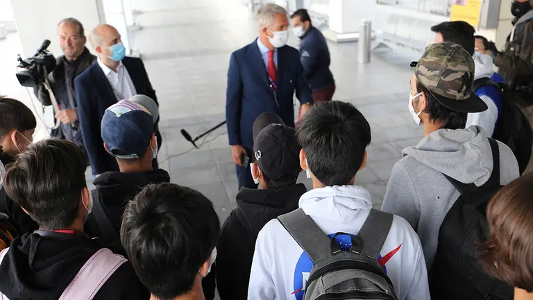 Un grupo de menores no acompañados trasladados. Europa Press.