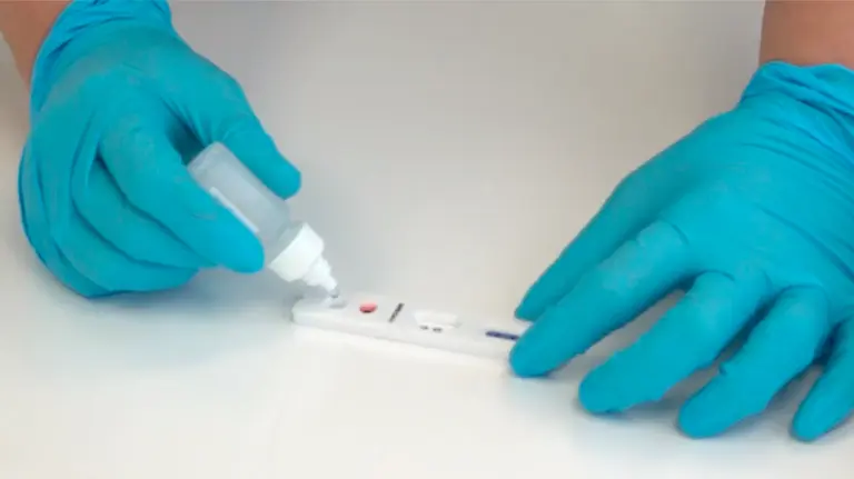 Realización en Navarra de un test rápido de coronavirus