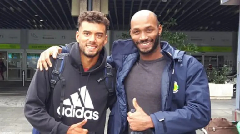 Los cubanos Carales y Contreras seguirán en Pamplona. Waterpolo Navarra.