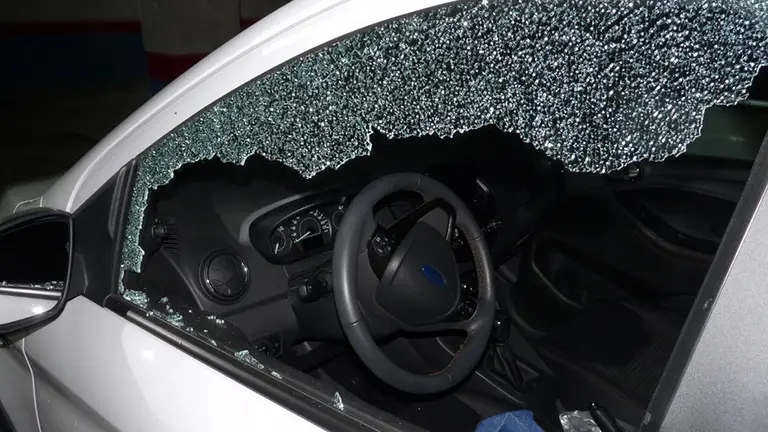 Robo en el interior de un coche en un garaje comunitario de Pamplona (3) POLICÍA MUNICIPAL DE PAMPLONA