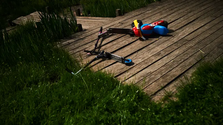 Los niños vuelven a la calle tras la declaración del Estado de alarma por la crisis del coronavirus. PABLO LASAOSA