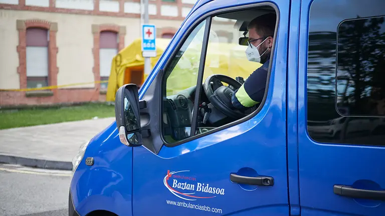Una ambulancia del 112 entra en el Complejo Hospitalario de Navarra durante a Pandemia Covid-19  en Abril 28, 2020 en Pamplona, Navarra, España

Una ambulancia del 112 entra en el Complejo Hospitalario de Navarra durante a Pandemia Covid-19  en Abril 28, 2020 en Pamplona, Navarra, España


28/4/2020