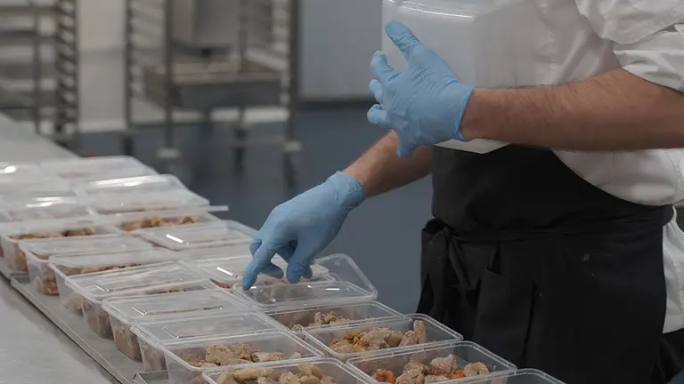 Campaña Ningún Hogar sin Alimentos de la Fundación La Caixa y CaixaBank.