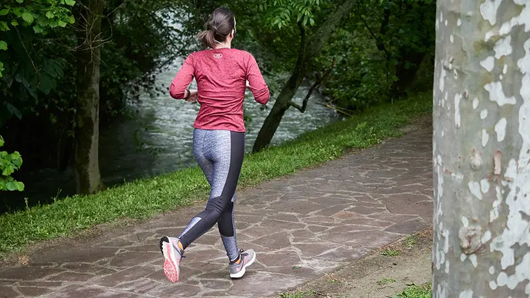 Una persona sale a correr por la vuelta de Aranzadi durante el primer día de salida del confinamiento en Pamplona del Estado de Alarma ocasionado por el coronavirus COVID-19. En Pamplona, Navarra, España, a 02 de mayo de 2020.

Una persona sale a correr por la vuelta de Aranzadi durante el primer día de salida del confinamiento en Pamplona del Estado de Alarma ocasionado por el coronavirus COVID-19. En Pamplona, Navarra, España, a 02 de mayo de 2020.


2/5/2020