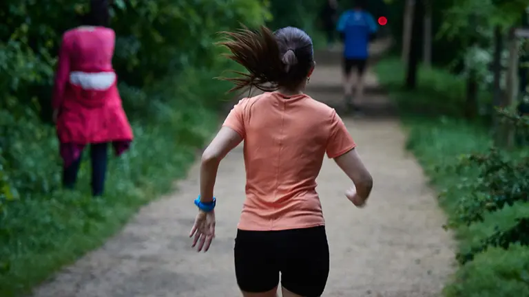 Varias personas hacen deporte por la vuelta de Aranzadi durante el primer día de salida del confinamiento en Pamplona del Estado de Alarma ocasionado por el coronavirus COVID-19. En Pamplona, Navarra, España, a 02 de mayo de 2020.

Varias personas hacen deporte por la vuelta de Aranzadi durante el primer día de salida del confinamiento en Pamplona del Estado de Alarma ocasionado por el coronavirus COVID-19. En Pamplona, Navarra, España, a 02 de mayo de 2020.


2/5/2020
