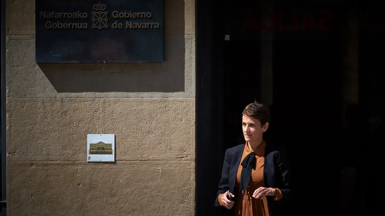 El gobierno de Navarra guarda tres minutos de silencio por las victimas del coronavirus. Miguel Osés