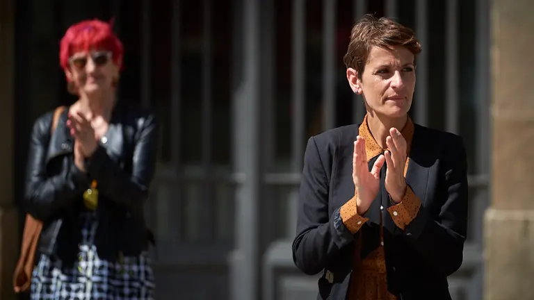 El gobierno de Navarra guarda tres minutos de silencio por las victimas del coronavirus. Miguel Osés