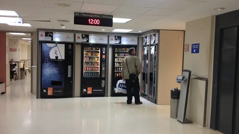 El aeropuerto de Atenas, la terminal europea que vende el agua más barata

El aeropuerto de Atenas, la terminal europea que vende el agua más barata

  (Foto de ARCHIVO)

15/12/2014