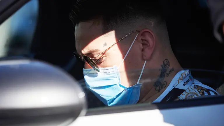 El jugador de Osasuna Chimy Ávila con mascarilla al entrar en Tajonar. Europa Press.