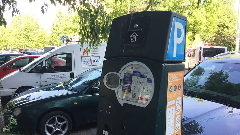 Expendedor de tickets de la zona azul en Pamplona. ARCHIVO