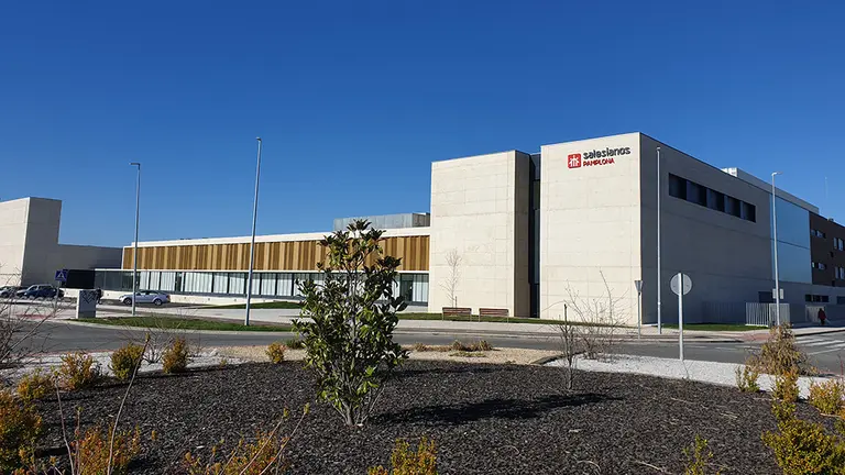 Fachada del colegio de los Salesianos en Sarriguren. Cedida.