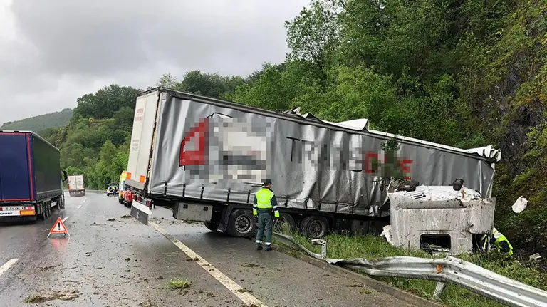 Accidente de un camión en Gorriti.