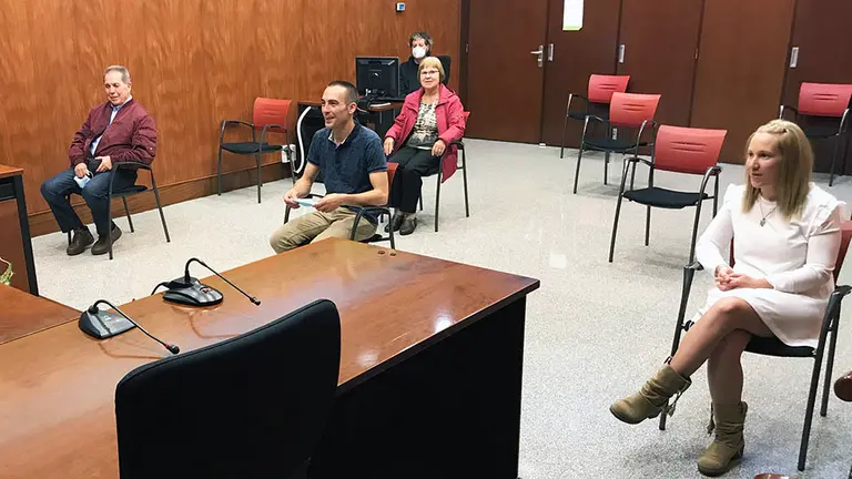 Diego Pino Muniain, de 40 años, y Edurne Sanz Mariezcurrena, de 34, ambos vecinos de Pamplona, han contraído matrimonio en un acto presidido por un letrado de la administración de justicia.