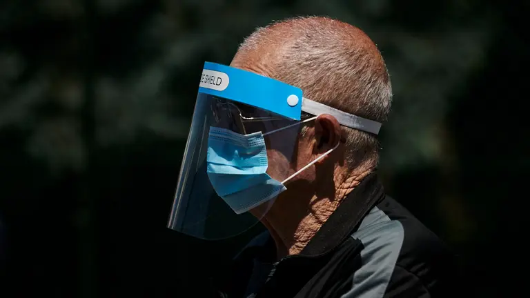 El mercadillo de Landaben vuelve por primera vez durante el Estado de alarma causado por el coronavirus. PABLO LASAOSA