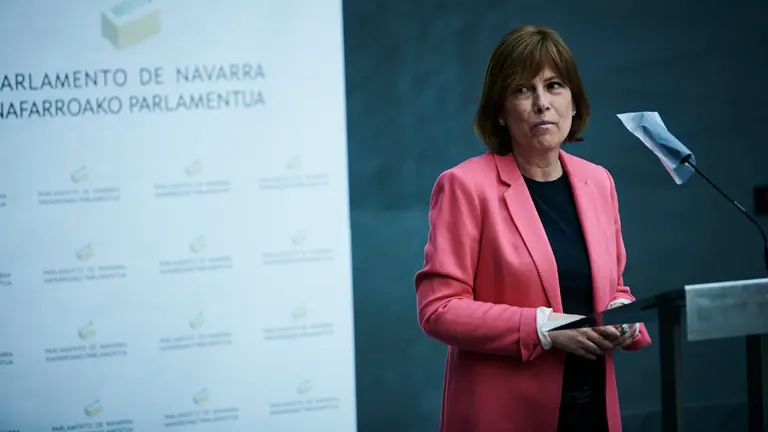 Uxue Barkos, de Geroa Bai, en el Parlamento de Navarra. PABLO LASAOSA