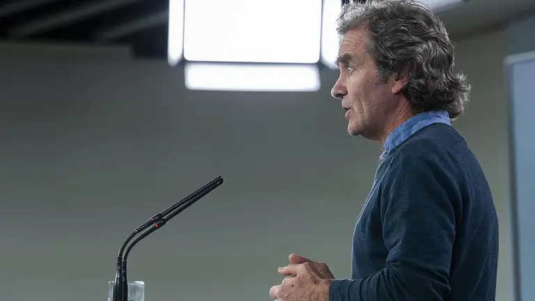 El director del Centro de Coordinación de Alertas y Emergencias Sanitarias, Fernando Simón, durante la primera rueda de prensa por la tarde tras la reunión del Comité de Gestión de la Desescalada. EUROPA PRESS