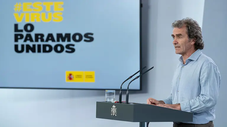 El director del Centro de Coordinación de Alertas y Emergencias Sanitarias, Fernando Simón, comparece en la rueda de prensa telemática donde ha justificado la decisión del Ministerio de Sanidad de mantener la semana que viene a las provincias de Málaga y Granada en la Fase 1 del plan de transición hacia la "nueva normalidad" por el criterio de que las unidades territoriales permanezcan "un mínimo de 14-15 días en cada fase" antes de promocionar a la siguiente. En Madrid, (España), a 22 de mayo de 2020.

22 MAYO 2020;FERNANDO SIMON;MADRID;COVID19;CORONAVIRUS;FASE 1;ANDALUCIA;GRANADA;MALAGA

22/5/2020