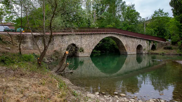 Finaliza la primera fase de las obras de restauración del puente de Iturgaiz. MCP