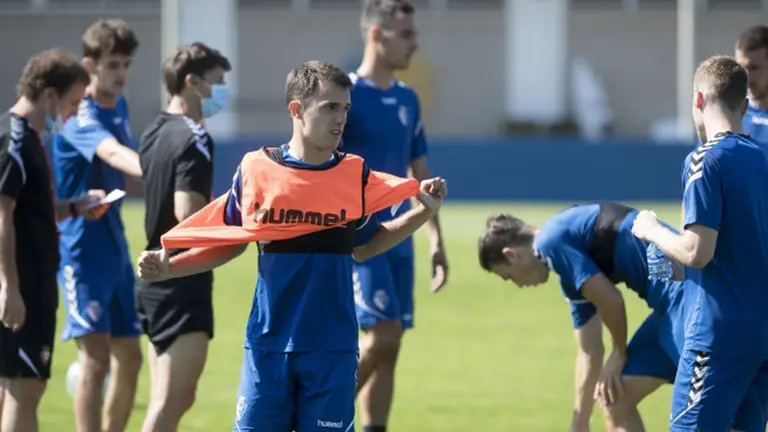 Entrenamiento de Osasuna en Tajonar con dos chavales del filial por las lesiones. CA Osasuna.