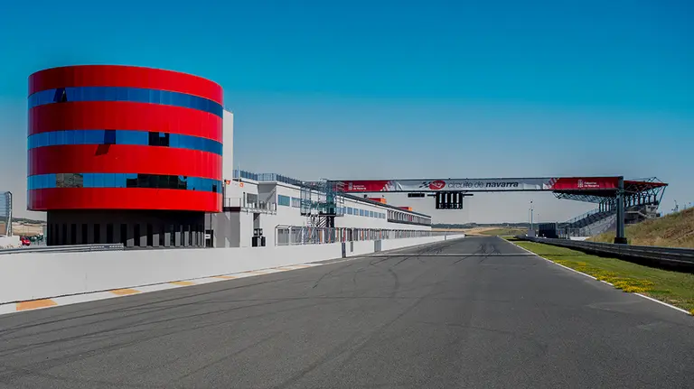 Recta principal del Circuito de Navarra en Los Arcos. Cedida.