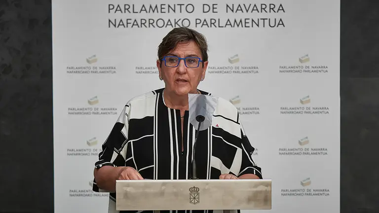 La parlamentaria de Izquierda-Ezkerra, Marisa de Simón, interviene en la rueda de prensa posterior al pleno en el Parlamento de Navarra donde la presidenta del Gobierno de Navarra, María Chivite, ha defendido el endeudamiento como uno de los medios para afrontar los efectos de la crisis del coronavirus y ha reclamado también que los ayuntamientos puedan disponer de su superávit para tener liquidez y destinar esos fondos a políticas de corte social o de empleo. En Pamplona, Navarra, (España), a 28 de mayo de 2020.

28 MAYO 2020;PARLAMENTO NAVARRA;CHIVITE;POLITICA;PAMPLONA

28/5/2020