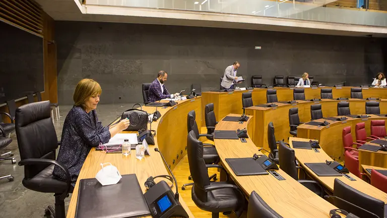 Varios de los portavoces parlamentarios durante la celebración de la Mesa y Junta de la Cámara foral. PARLAMENTO DE  NAVARRA
