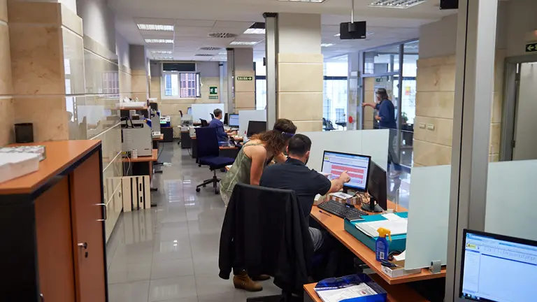 Las oficinas para renovar el DNI reabren con cita previa. MIGUEL OSÉS