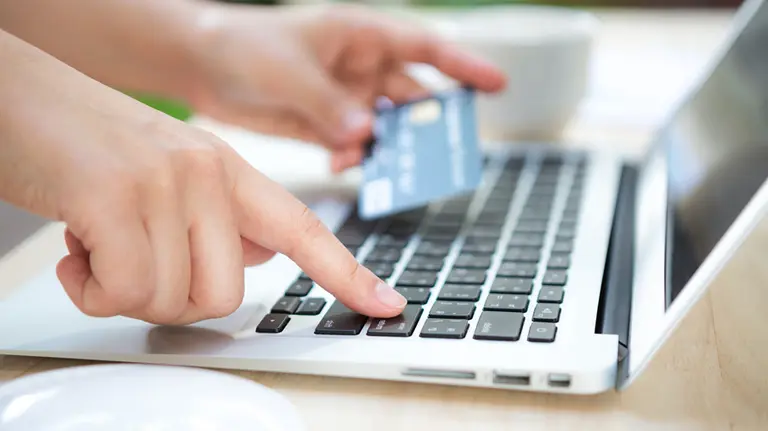 Compras por internet. CEDIDA